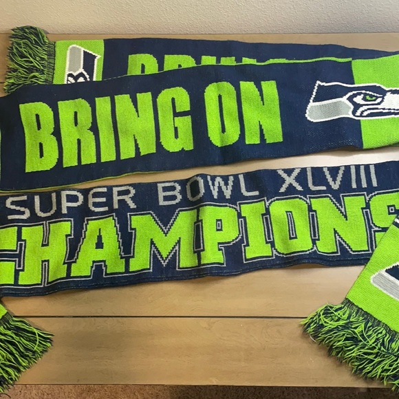 Bundle - 2 Seahawks Scarves - Picture 3 of 5
